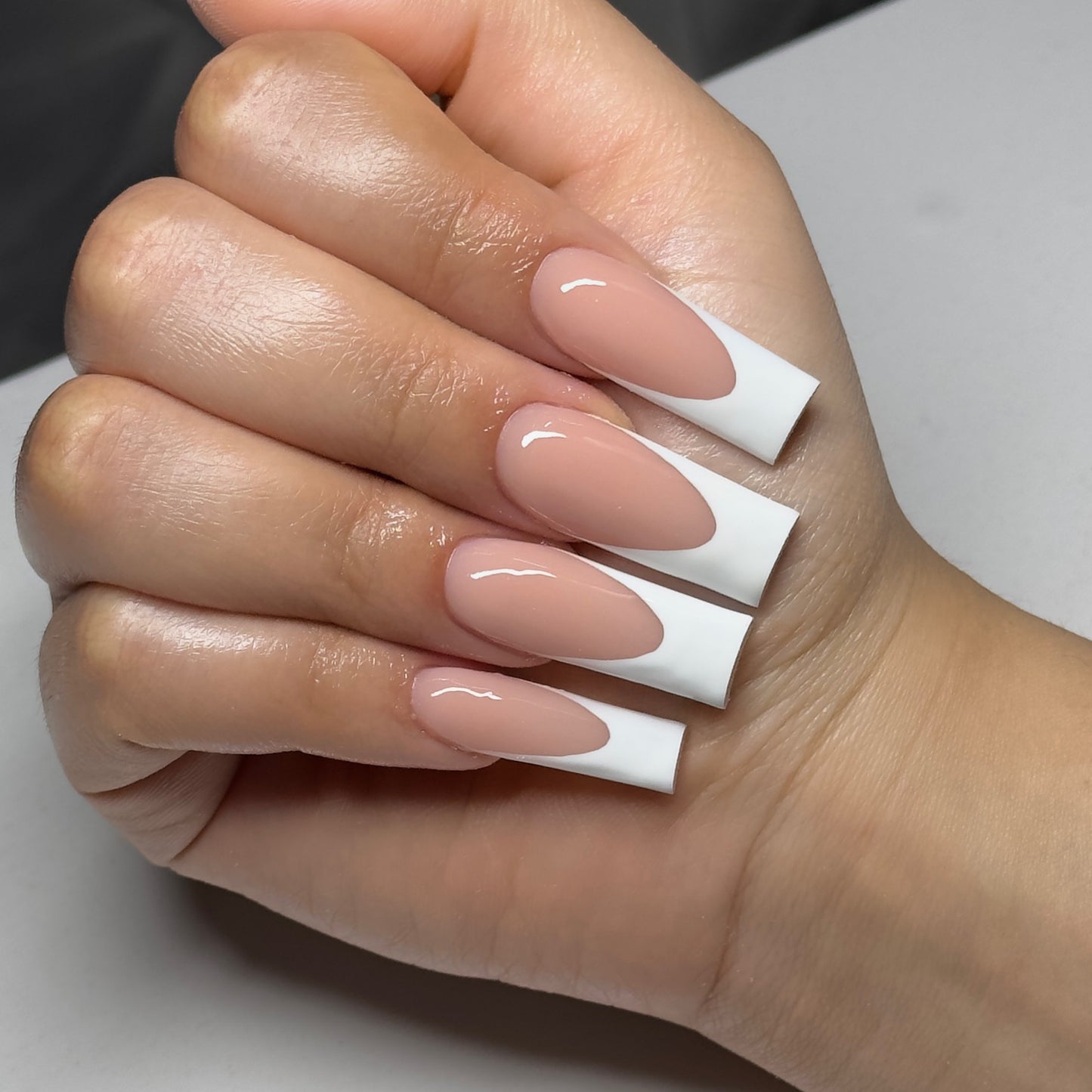 French Tip / V Cut